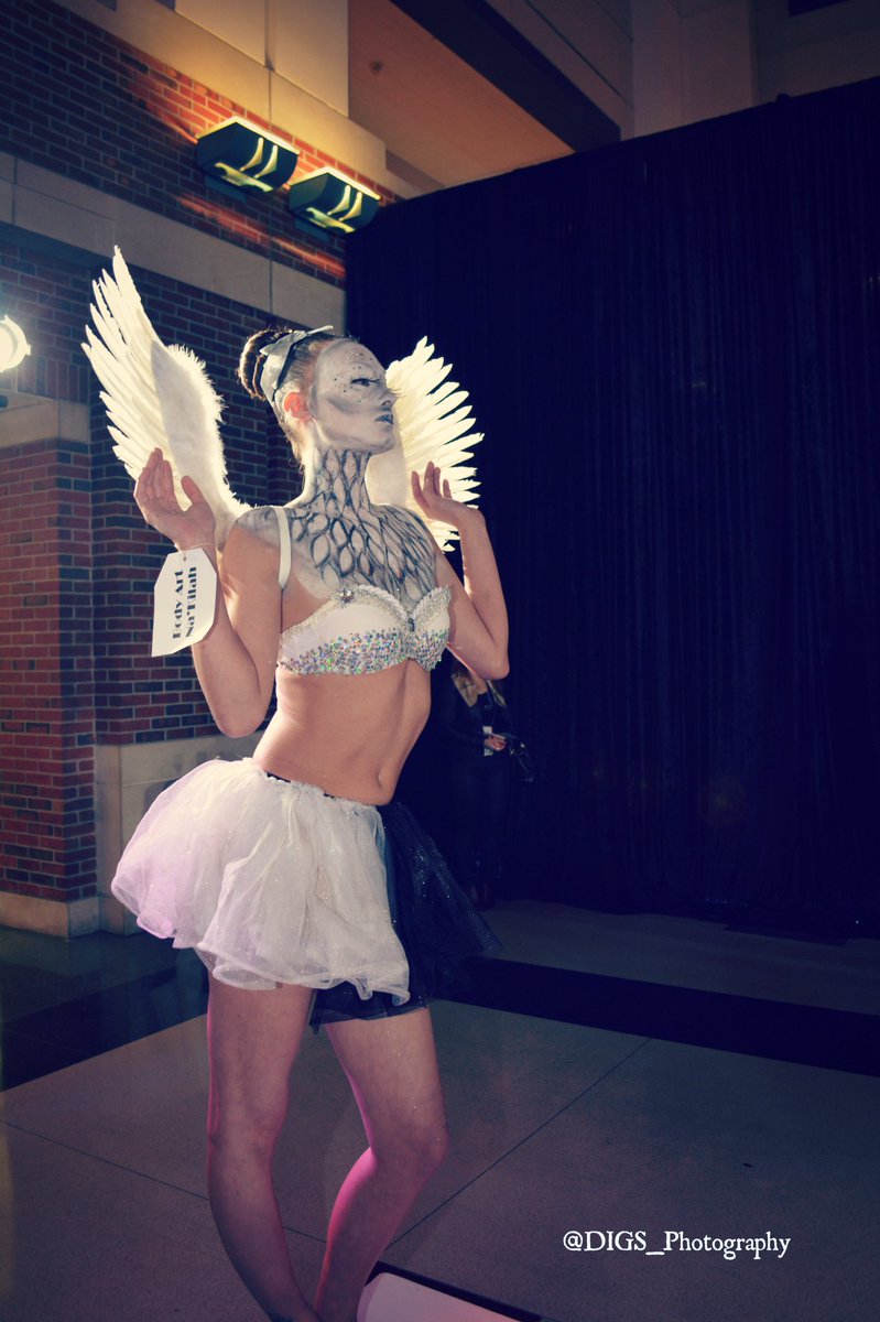 DIGSPhotography's tweet photo. #Angel #Fashion4Hope #Models #DetroitModel #DetroitRedCarpet #RedCarpetEvent #DetroitModeling #DetroitFashionShow https://t.co/wfv5E2l1nx