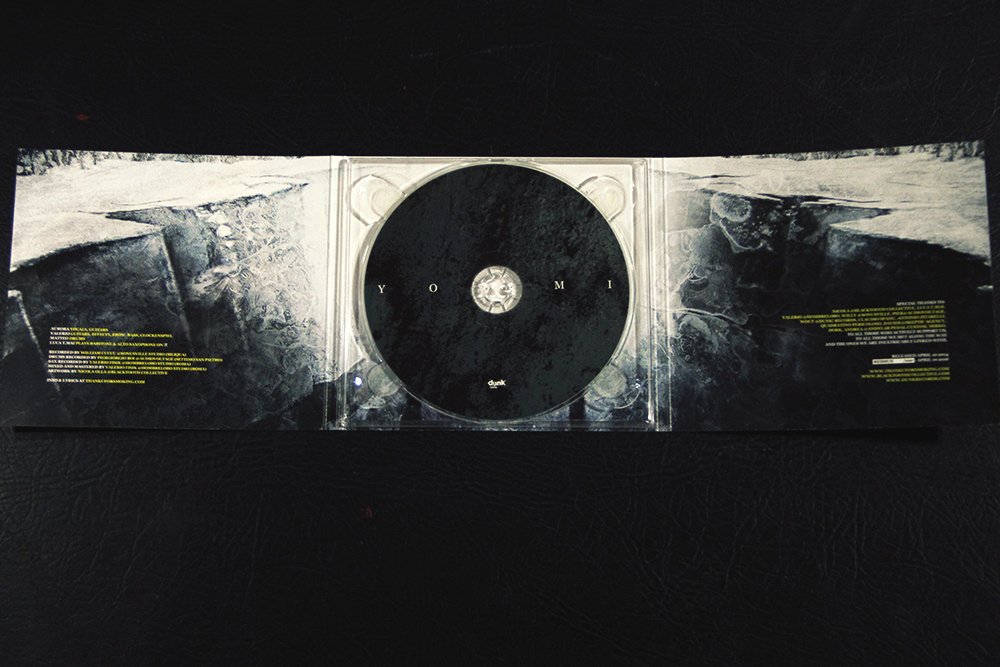 BlacktoothCLCTV's tweet photo. we #design and #print your next album artwork
#graphicdesign #dunkrecords #thankuforsmoking #print #digipak #cdartwork #postrock https://t.co/3RT9F1mUsC