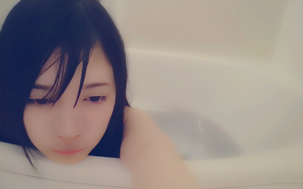 ViscaU's tweet photo. こんなたとえ方して伝わるか分からないですけど、１＋１が２なんて誰が決めたんだ、って話なんですよ！
私ただのバカです。数学ができないバカです。だけど、そういうことじゃないんです。人生はそういうもので計ってほしくないんです！だから私は、１＋１は１００にしたいと思います！
#寺田蘭世 https://t.co/FfW1j8wi2X