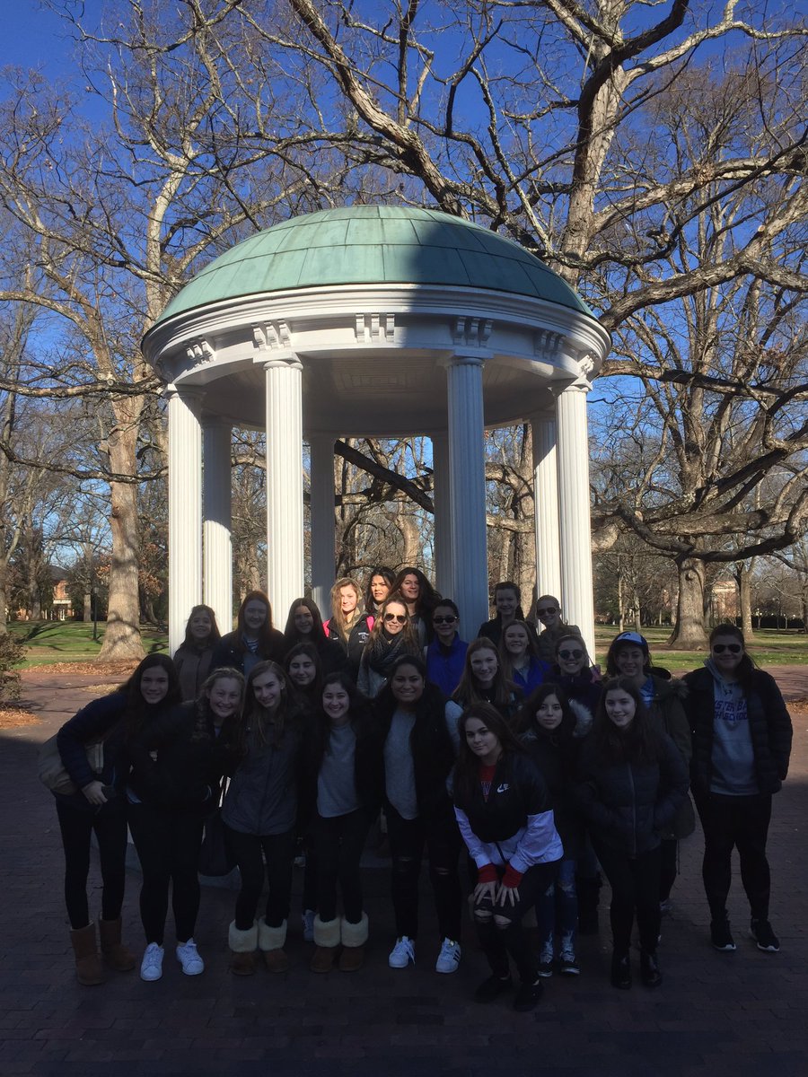 OBcollege's tweet photo. OBHS alum inspiring our 10th graders! They said it all started because of this trip! @OHara_HPS #obcollegeawareness https://t.co/UncWRuTGSi