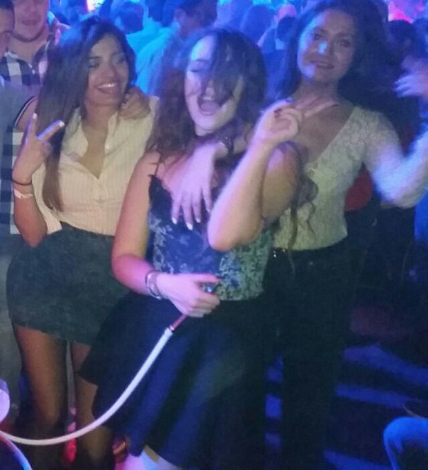 Unas de mis mejores noches en el mundo de la noche. Gracias tia lo m&aacute;s @ZoeDoll5 https://t.co/ViyHm0