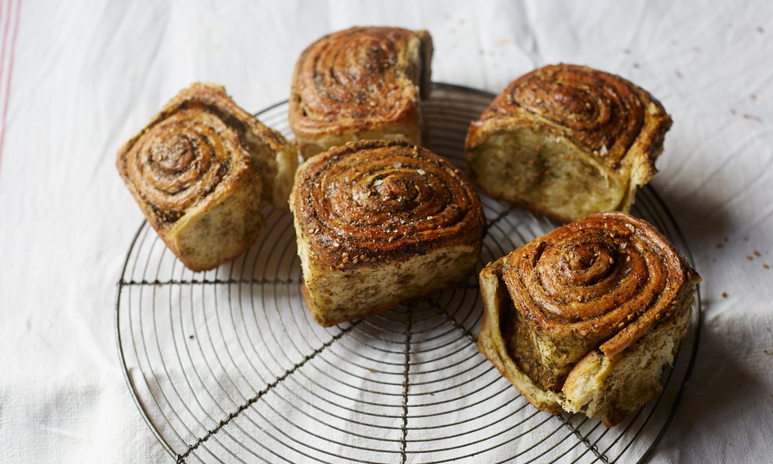 Zaytoun_CIC's tweet photo. .@palestinesplate's gorgeous #za'atar bun recipe in this week's .@GuardianCook! https://t.co/OIz6MvDVrL #Palestiniancooking https://t.co/Nt88UqjBS7