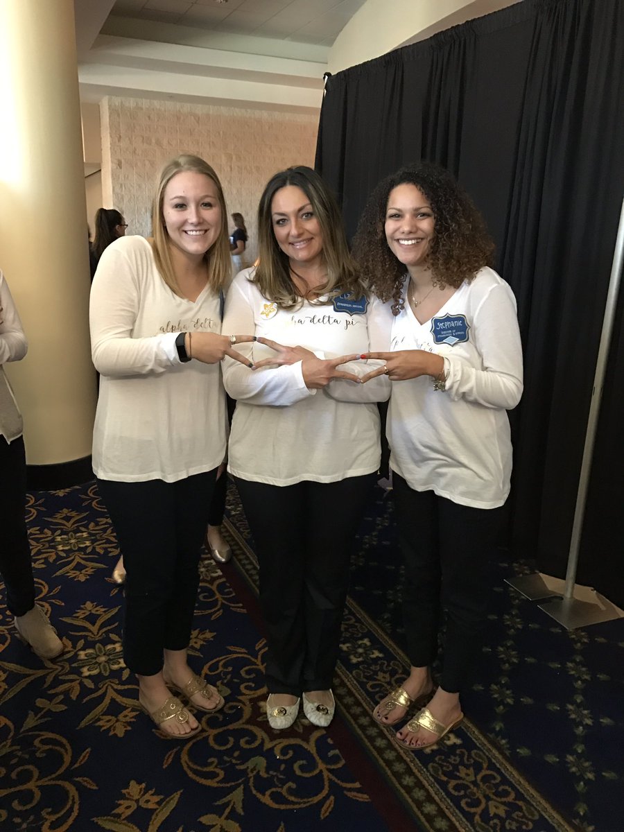 MafiaPrincessLP's tweet photo. Eta Alpha Standards Team throwin what we know at DLC 💎🦁 #ADPi #BrightShiningStars #DLC2017 #DLCII https://t.co/JSmJVRKew3