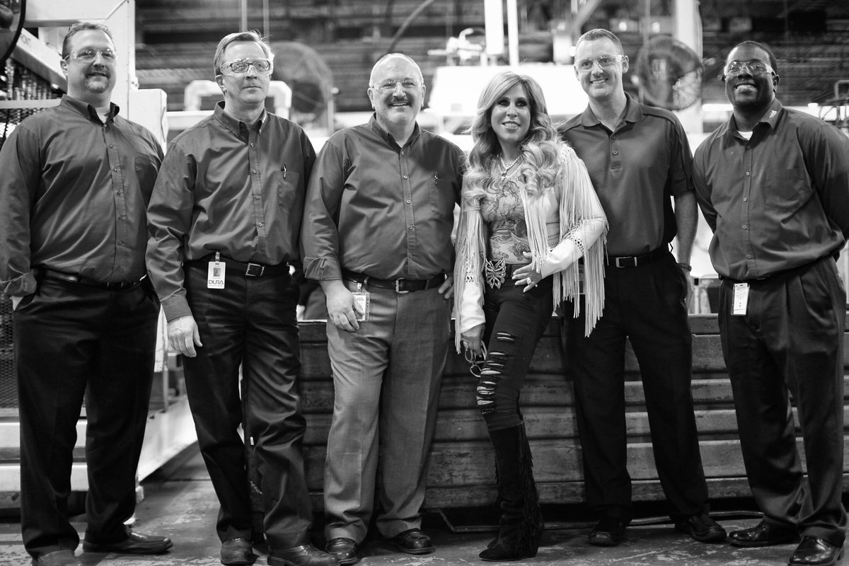 LynnTilton's tweet photo. My love of #Manufacturing began with my mission to give the #DignityOfWork to as many as my world could touch. #ManufacturingRevolution https://t.co/8S6oYJQCqY
