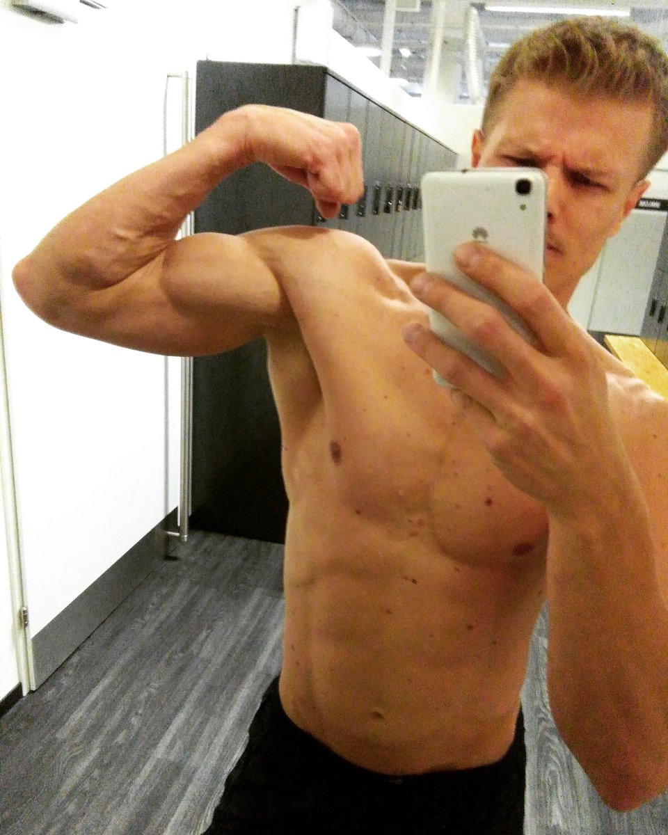 CrossGymClub's tweet photo. Enjoy your weekend ππͺπ #bicepspump #biceps #bicep #bicepday #motivation #trainingpic #training #strongforlife #bodybuildingnews #gym #fit https://t.co/kkscI7ZI8K