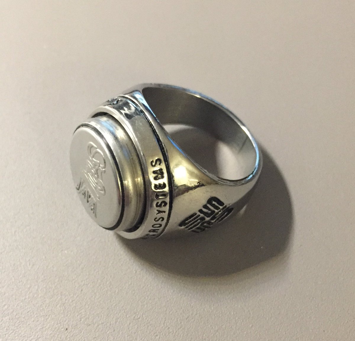 delabassee's tweet image. The Java Ring - Wear it with the pride of a digital citizen in a new world order. #WeekEndCleanUp