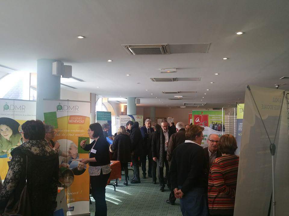 LydiaHamonouBoi's tweet photo. @LMUM72 visite au Forum du Bénévolat avec mes collègues @YvesCalippe @karamanli72 @MelinaElshoud @Marchand_Eric , F. Dubois, J Pedoya. https://t.co/MjHFFS9uxr