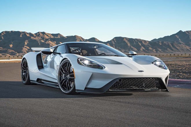 PlanetFord's tweet image. 2017 #Ford GT will be the fastest #Ford ever built with a top speed of 347 km/h &amp;amp; 647 hp!
