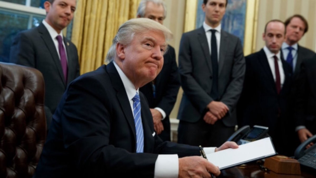 SamLuvsULots's tweet photo. Trump is protecting our country, improving our economy, cut needless spending, and rebuild infrastructure. Stop complaining liberals! #MAGA https://t.co/Hj0f2L2D61