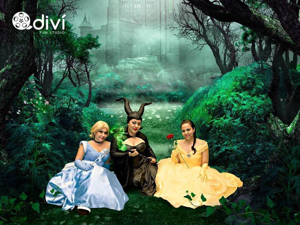 DiviFunStudio's tweet image. Disfrazate de tu princesa o villana favorita en #divifunstudio. Ven a divertirte ¡Te esper… ift.tt/2keuOiB
