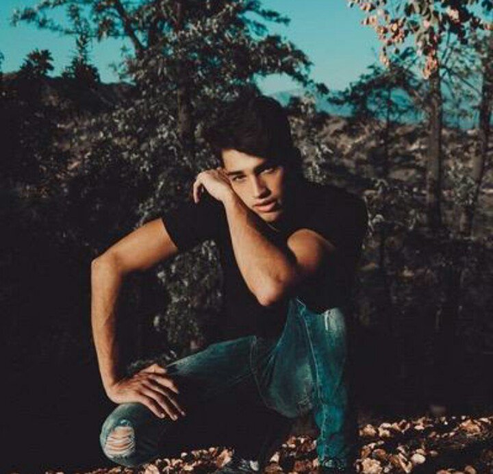 Príncipe Naveen.
Tiana y el sapo.
Jessey Stevens.