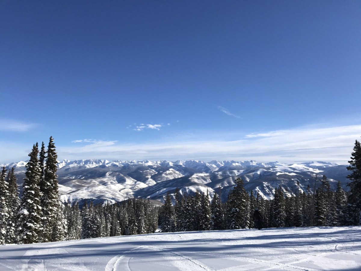 CarlyJuve's tweet photo. Beautiful day @beavercreekmtn 😍#shredski https://t.co/YXwknFK1Br