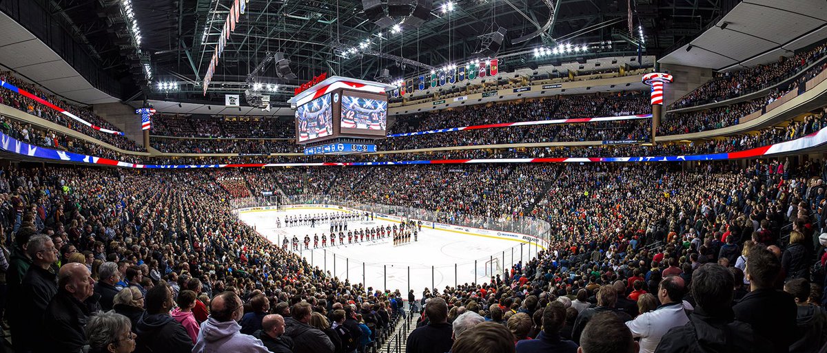 EverythinginMN's tweet photo. Minnesota's high school hockey tournament sells out a professional arena and features an annual All Hockey-Hair team... top that? https://t.co/9mWBFjB6lC