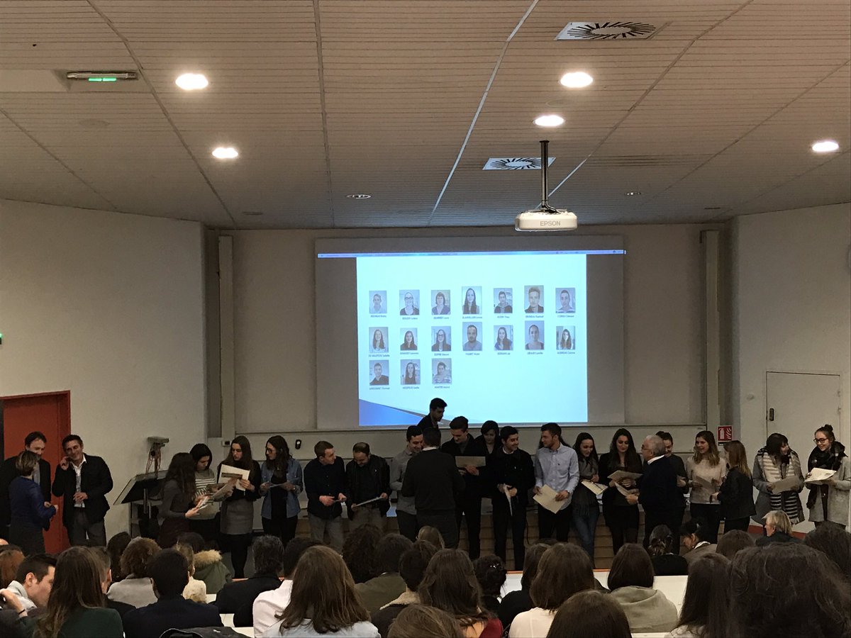 ATCLR_IUT_TC's tweet photo. Le Groupe V est mis à l'honneur par Daniel FY,  @LallementO et Aurélia MICHAUD-TRÉVINAL! Félicitations à tous!#RemiseDesDiplomes #Promo2016 https://t.co/kGLSmp33EM