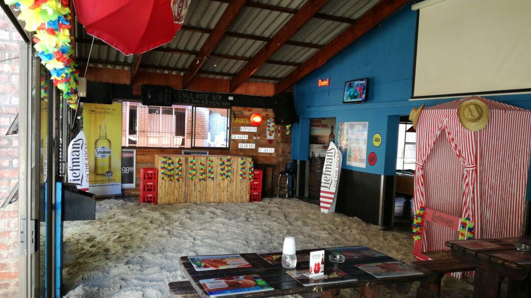 belgianbeercom's tweet photo. The #beachparty at the #HighlanderPub and Grill tonight is going to be #epic. Join in on the #beachfun 
#BelgianBeerCom #Liefmans https://t.co/S1uVH3XVcm