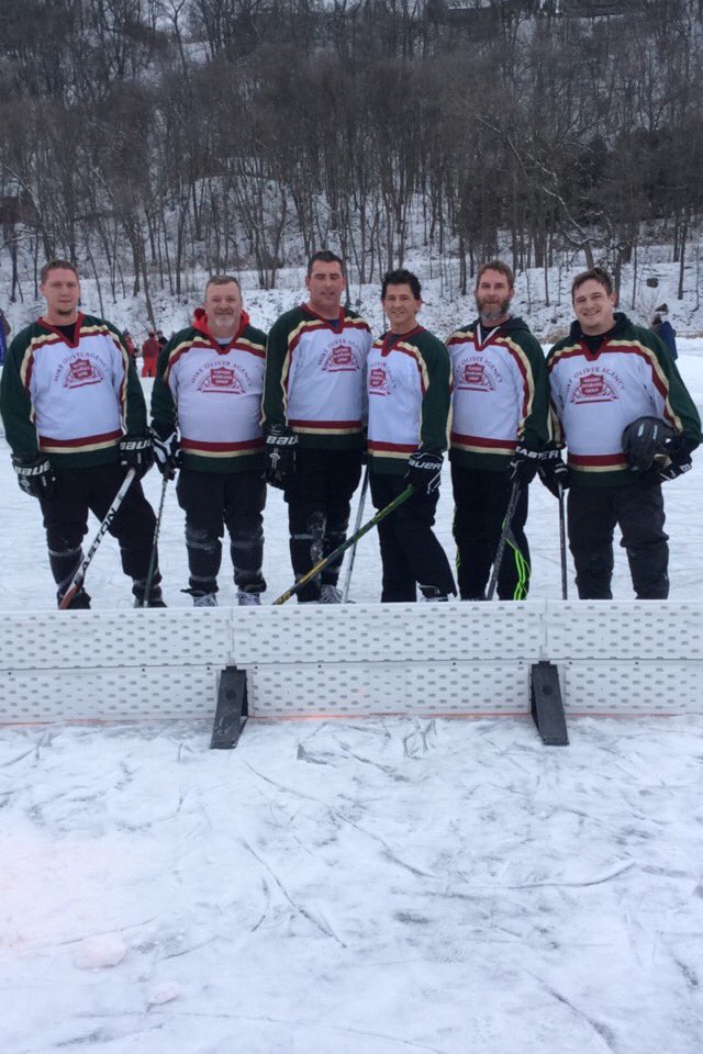 AnthonyFord99's tweet photo. #anthonyford #PondHockey #hotoldguysteam #lifeisgood #2017 https://t.co/FbUVD3joIi