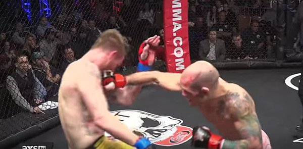 sherdogdotcom's tweet photo. Video: Matt Bessette Stops Kevin Croom to Retain Featherweight Title in #CESMMA41 Headliner https://t.co/KNOQRnBBGu @AXSTVFights @CESMMA https://t.co/t0K2lTqtmO