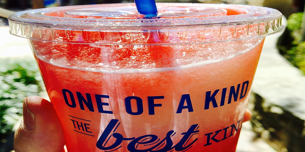 ShopLaCantera's tweet photo. Thirsty? How about a Strawberry Frozen Lemonade from Auntie Anne's Pretzels at La Cantera? #Fun #Fruity #Flavor #AuntieAnnes https://t.co/p3cg4XpMAs
