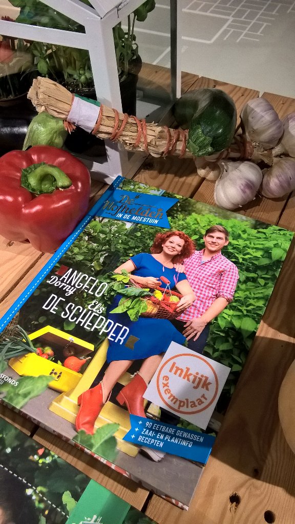 Bureau_RIS's tweet photo. 17 feb #boek&diner #moestuinman @AngeloDorny @Kruimgouda @Chocolafabriek #moestuinieren https://t.co/6UGsWKFPll https://t.co/73RPZQClkn