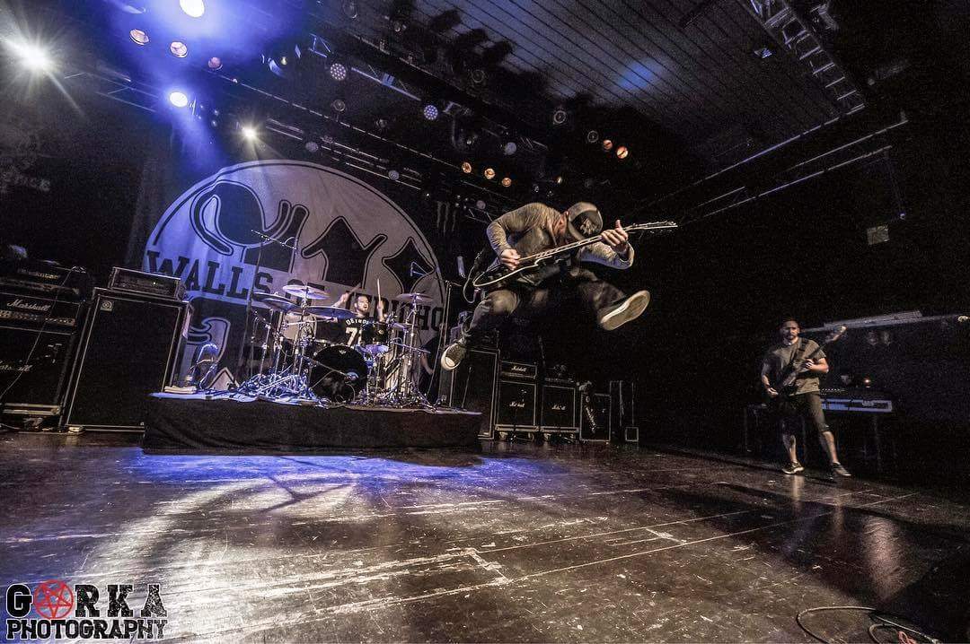 Bobby2heads's tweet photo. Last night in #Switzerland. Shout out to #gorkaphotography <3 #wallsofjericho #persistencetour2017 https://t.co/Y3NNFaaE2K