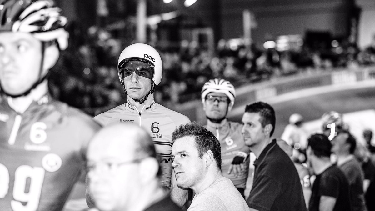 prinz_graf's tweet photo. Day 3️⃣@6dages - side by side with Andreas Müller 🇦🇹 and Vojtech Stanek @sixdaycycling ! @HrinkowAdvarics @power2max_EU 
📸@KaplanDrew https://t.co/RuoBpXpCRq