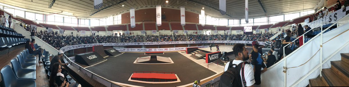 Ya andamos en la final del #VansRoyalSideStripe 🙌

#Skate #Sk8 #Skateboarding