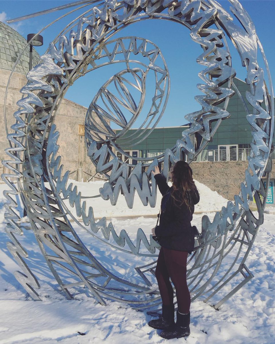 getawayhostel's tweet photo. Even when Chicago was covered in snow, I was still determined to see every inch of it. || Photo: emmytudor  | https://t.co/0XVYjX7c32 https://t.co/B0H3VpiNE7