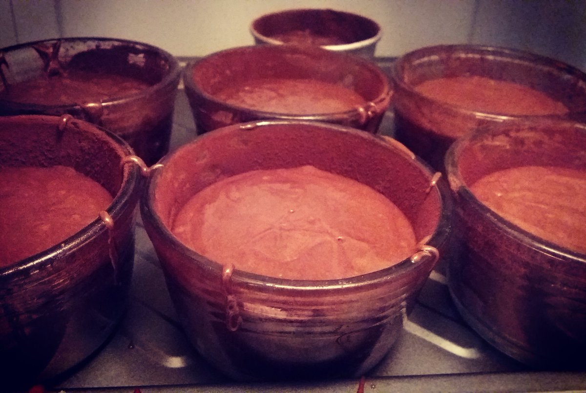 Sarah_Rees2's tweet photo. #chocolatefondants made and chilling! #chocoholic #nomnom https://t.co/hvzkeZTUwe