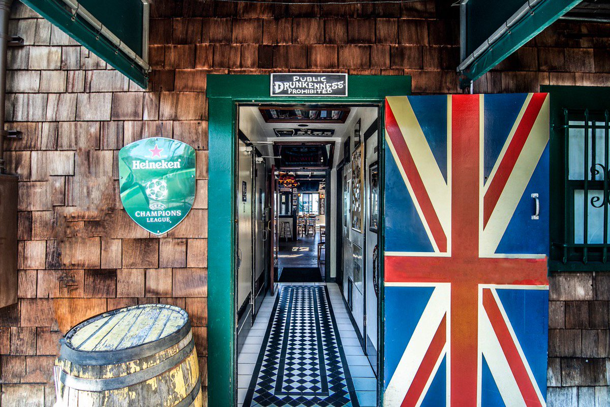 TheOpenField_'s tweet image. Wake Up Call - Being a Premier League Fan in America

Shakespeare Pub &amp;amp; Grille, San Diego - by @mikeyfowler18
READ: bit.ly/2jgUVpz