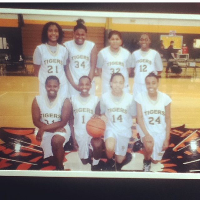 ChareseCook's tweet image. Some of these girls I've spent 7 years with 🏀, and along the way I developed something more than a friendship 💕💕it's not over tho #staterun