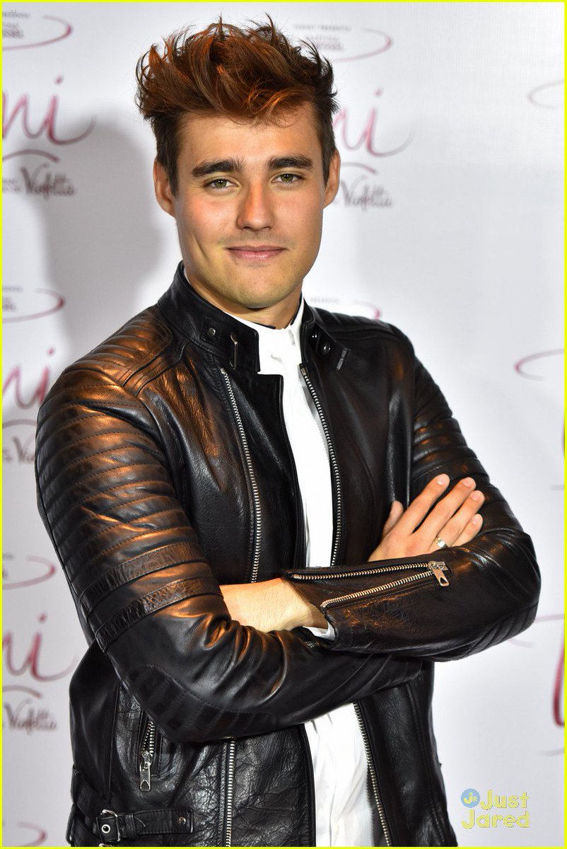 _APRPG_'s tweet image. աɛʟċօʍɛ ɖʏʟaռ stɛք-sօռ օʄ ċaքtaɨռ ɦօօҡ tօ aʊʀaɖօռ քʀɛք!~ @DylanHookRP1