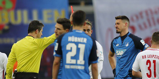 Adlershofer1892's tweet image. Wagner: Vier Vereine, viermal Rot via @SPORT1 Hochmut kommt vor dem Fall! #fragWagner  sport1.de/deeplink/sport…