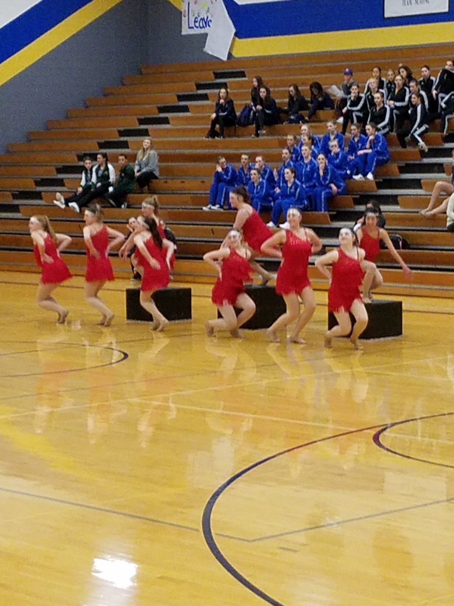jm6ftunder's tweet photo. Last routine of the day!CHS Panther Dancers #misskansas2017 @CHSthejungle @usd333super @CJSHSPrincipal https://t.co/IIfRaYa59w