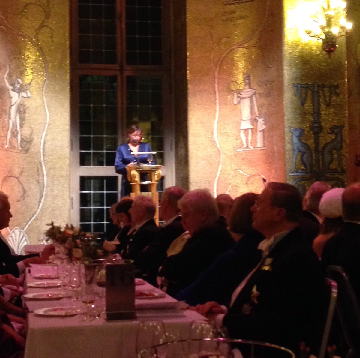 <a href="/IsabellaLovin/">Isabella Lövin 🌻</a> understryker Akademiens betydelse av att ta sig utmaningar med evidensbaserad fakta <a href="/KSLA_Academy/">KSLA</a> högtidssammankomst