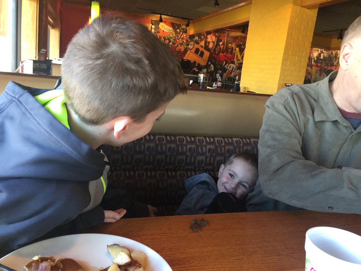 A very kind Bennett Bear made my grandson feel welcome at "Breakfast with Benny".  Thank you!#bearshine@bennettes