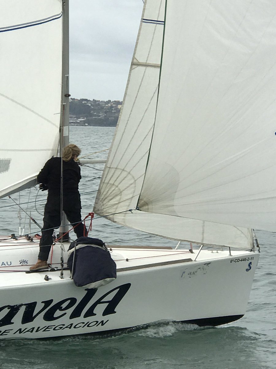 altavela's tweet image. Gran día de navegación con toda la flota en el mar!! No se puede pedir más: #viento #equipo#escuelanavegacion #sailing #marSada #RiasAltas