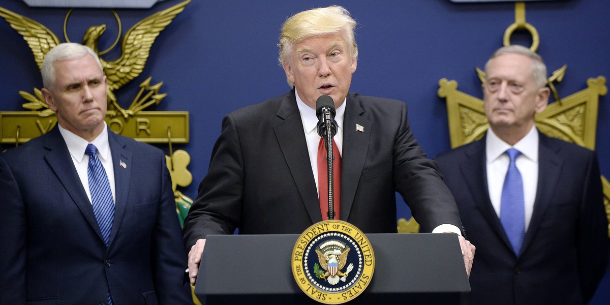 HuffPostUKPol's tweet photo. 7 reasons President Trump's #MuslimBan is hypocritical, dubious and possibly illegal https://t.co/5n8KGnCuKK https://t.co/Ue8825TkKl