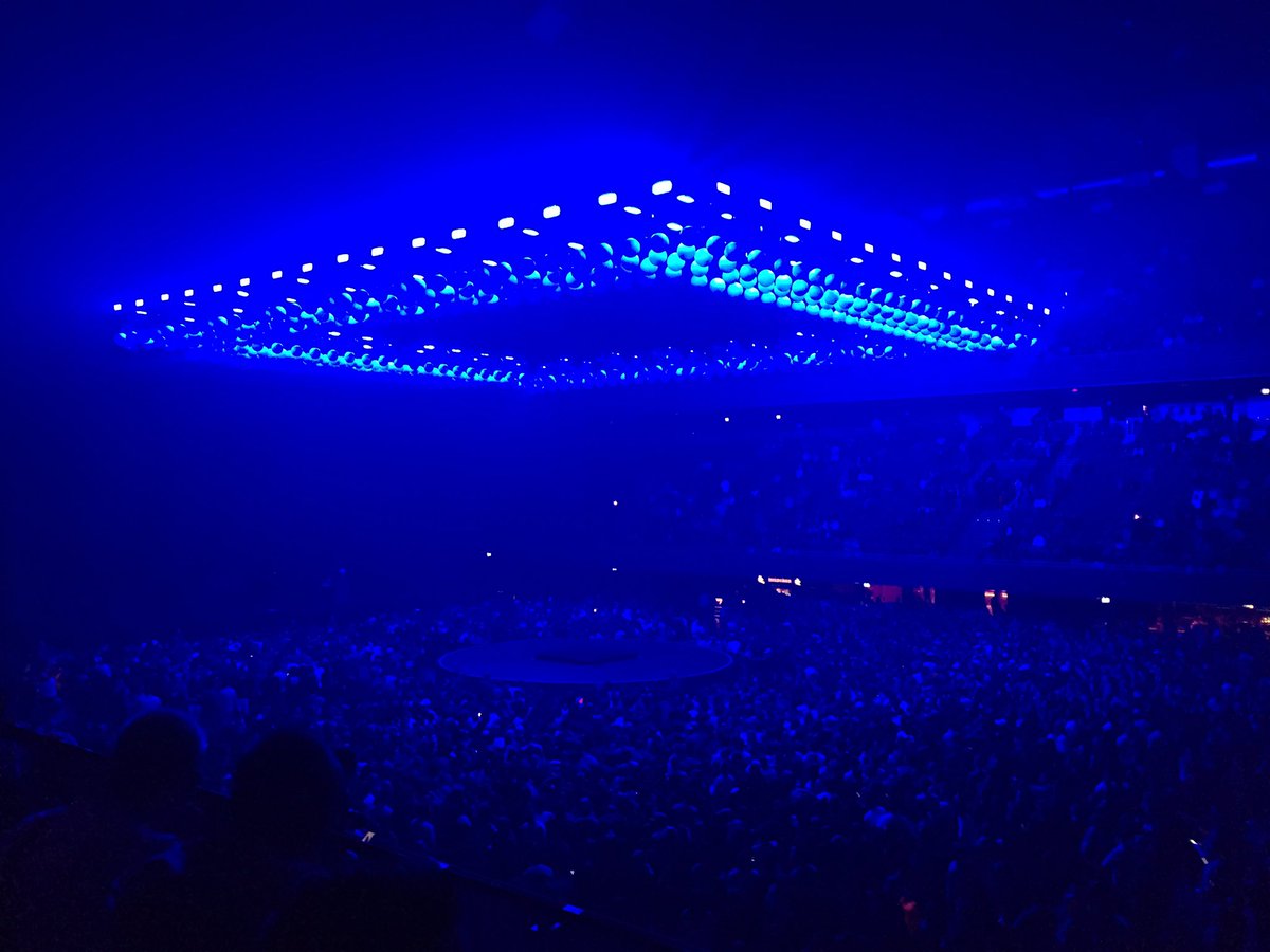 djpilot_nl's tweet photo. Waiting for #Drake. Shows gecanceld en lange wachtrijen buiten vanavond. Hopelijk het wachten waard... #ziggodome #BoyMeetsWorldTour https://t.co/2BxCka4FFr