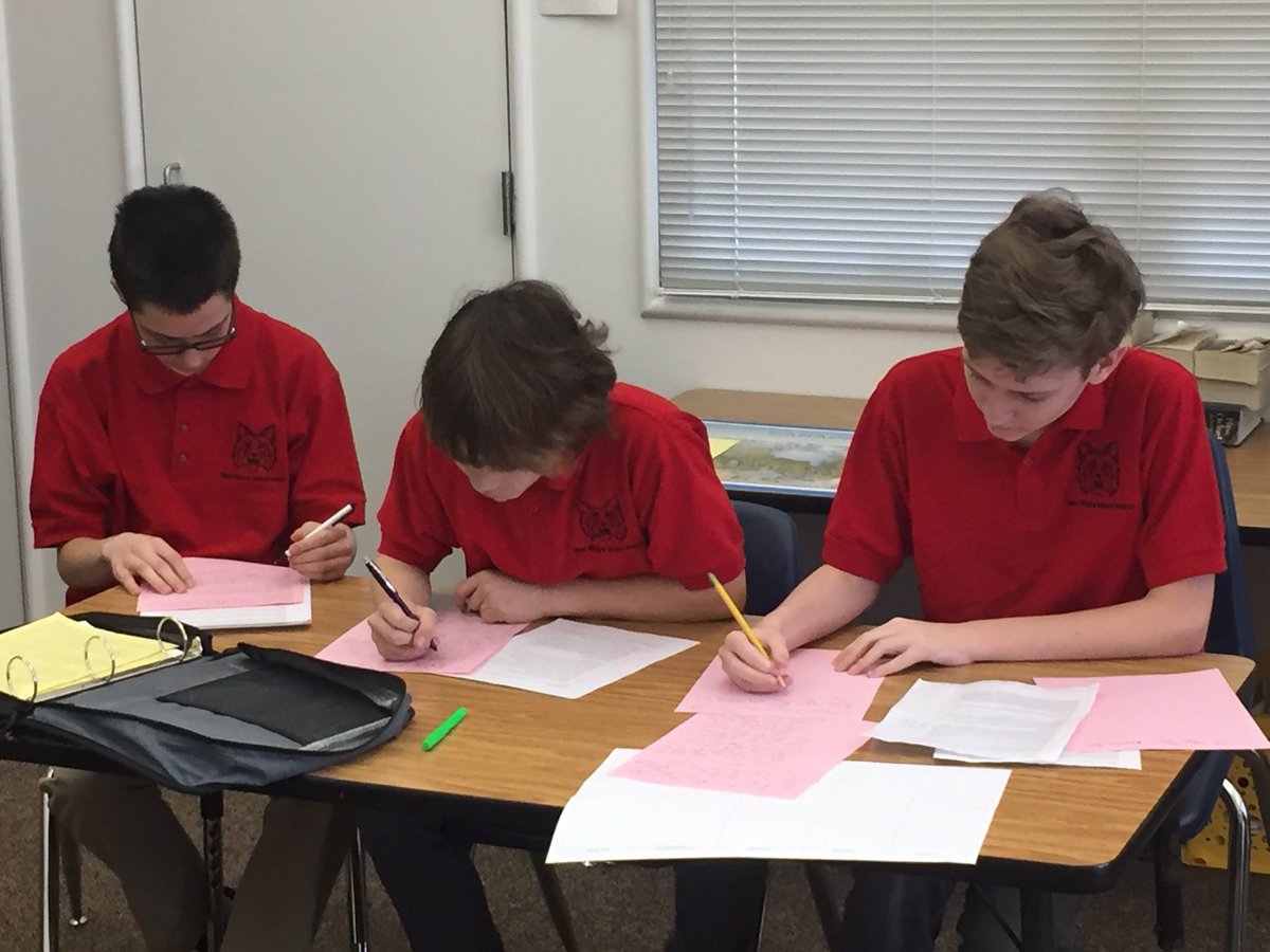 coreypaulson78's tweet photo. Round 3 for these awesome 8th graders: the us should implement a basic minimum income. First two round results 16:4. @OWSBobcat @OWSEighth https://t.co/DXAsEhlixR