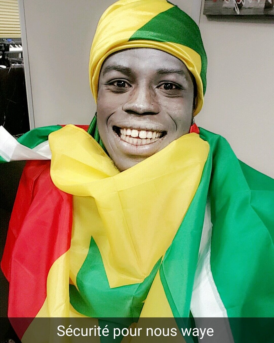 sagalove1's tweet photo. SÉCURITÉ POUR NOUS WAYE
#can2017
#Senegal https://t.co/2s9486AzIM