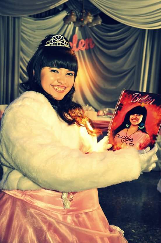 Cuando fue mis 15💖💖💖💖💖💖 Lo recuerdo con muchísimo Amor y felicidad💗💗💗💗💗💗💗💗💗💗Fue un momento ÚNICO💕💕💕💕 Lo llevo en mi CORAZÓN💞💞💞💞💞💞💞💞💞💞💞💞💞💞💞💞💞