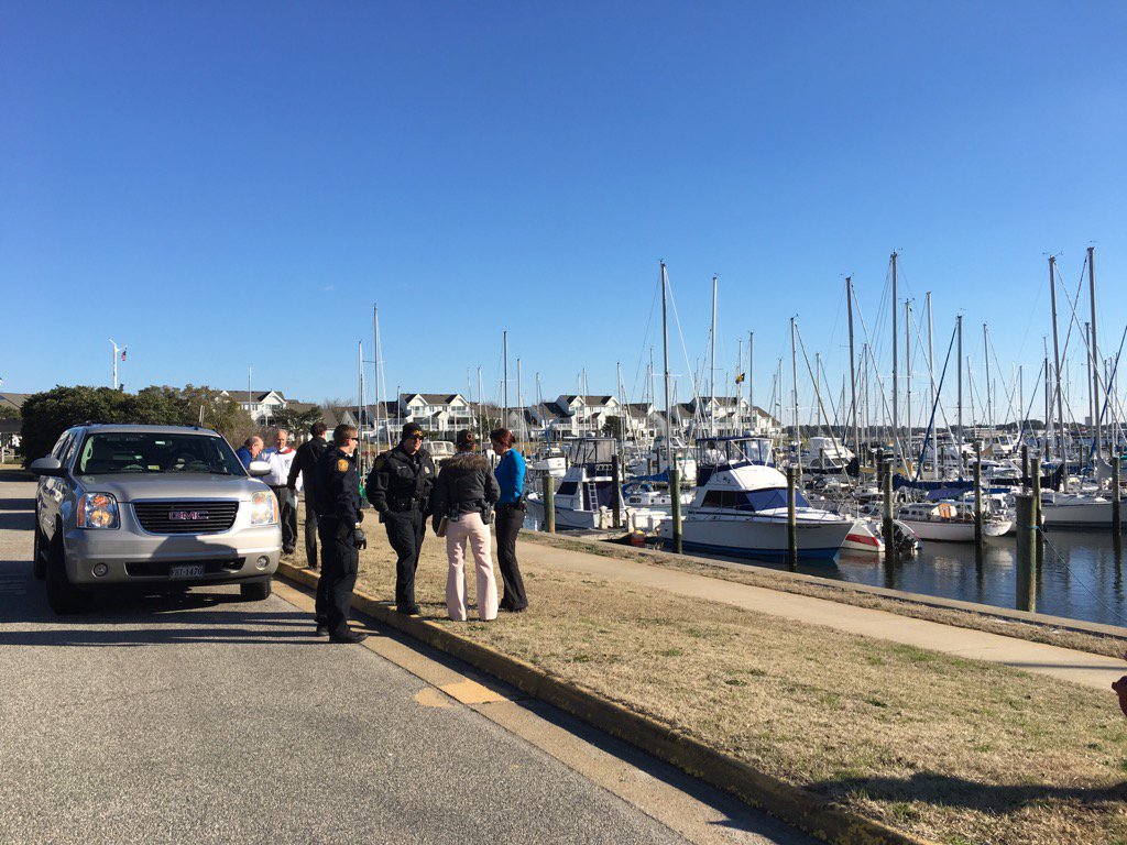 JournoMurph's tweet photo. Out at Baypoint Marina in Norfolk, where police pulled a body out of Little Creek a little while ago. No info yet. https://t.co/n4nIETBNjF