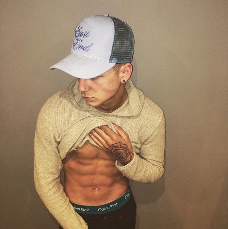 eastendltd's tweet photo. @brandonrollason22 looking very cool in his BABY BLUE ILLUMINATI hat ! Get yours now 🐾https://t.co/nyHfRPnCRz 🐾 https://t.co/sC1r5zwB0m