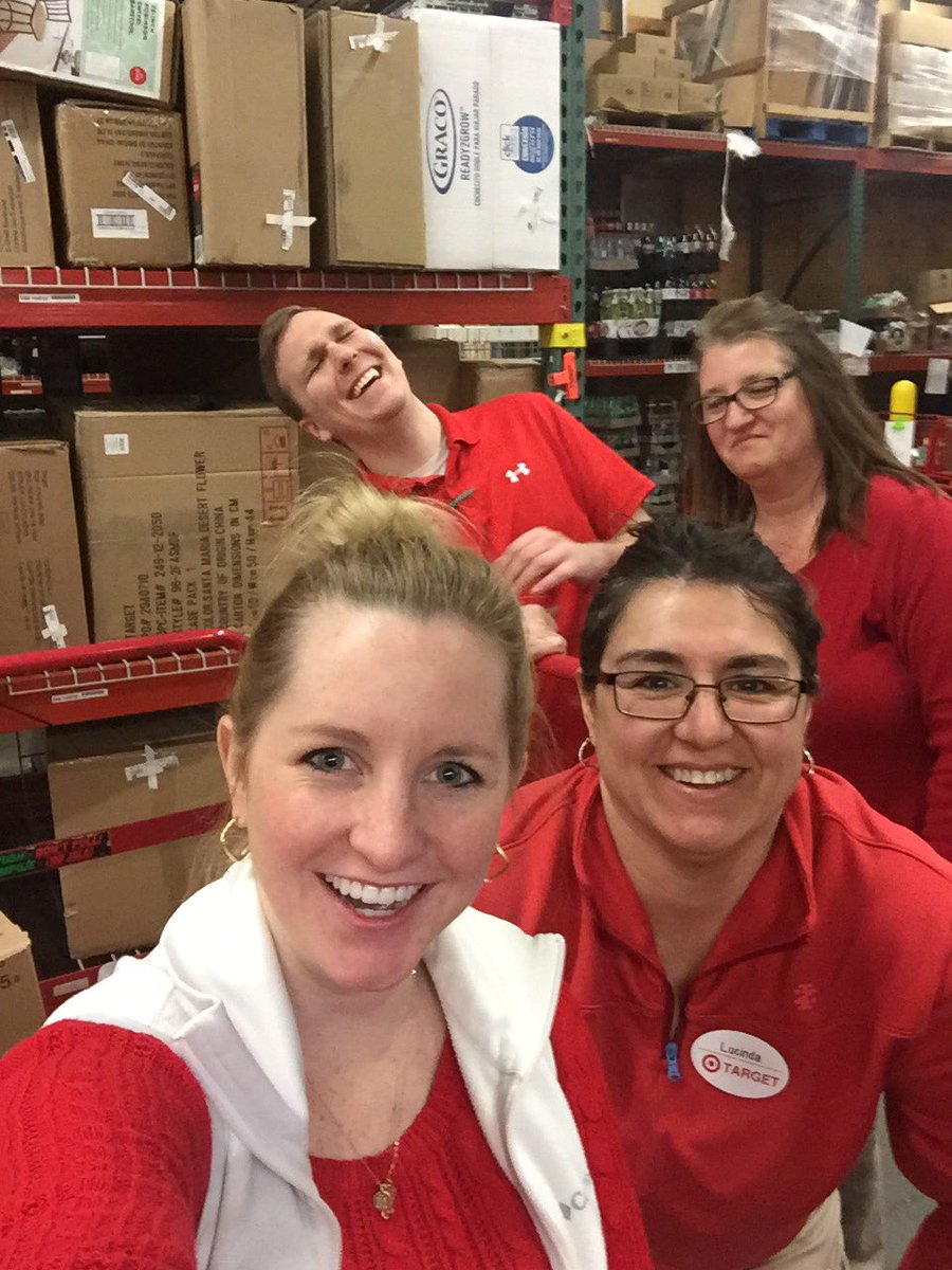 marykateflesch's tweet photo. POG fills to the rescue! And having fun while doing it! #D301TubChallenge #YukonUnicorns #smilingonaSaturday #brandandfill https://t.co/ZAsZyjZp28