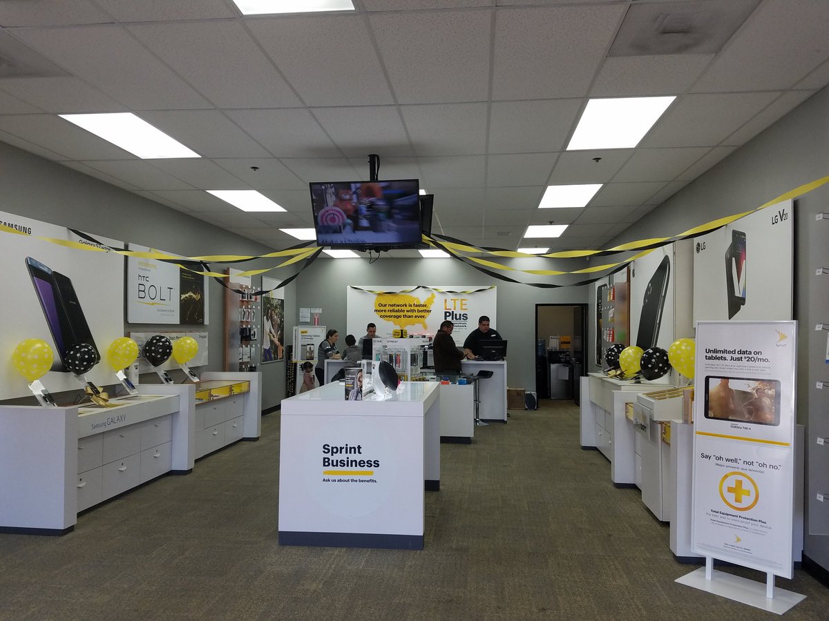 See us at 8022 Limonite for HUGE deals for our #SprintSaysThanks event! #JurupaValley <a href="/ArijSheikh/">Arij Sheikh</a> <a href="/DannyIsho/">Danny Isho</a> @BernardArabo