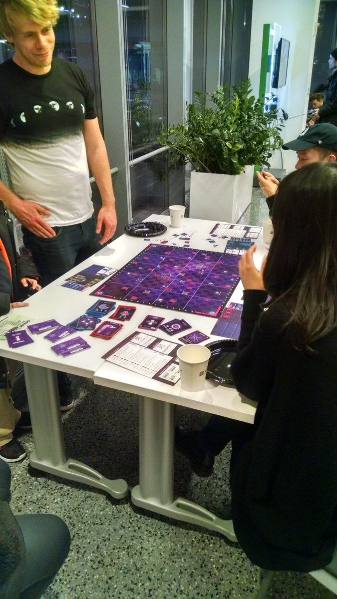 adventurecow's tweet image. Really enjoyed watching people play #Salvage, a cool boardgame we saw at the #PlayWinter #gamedev Expo! @PlaycraftingNYC @MicrosoftNY