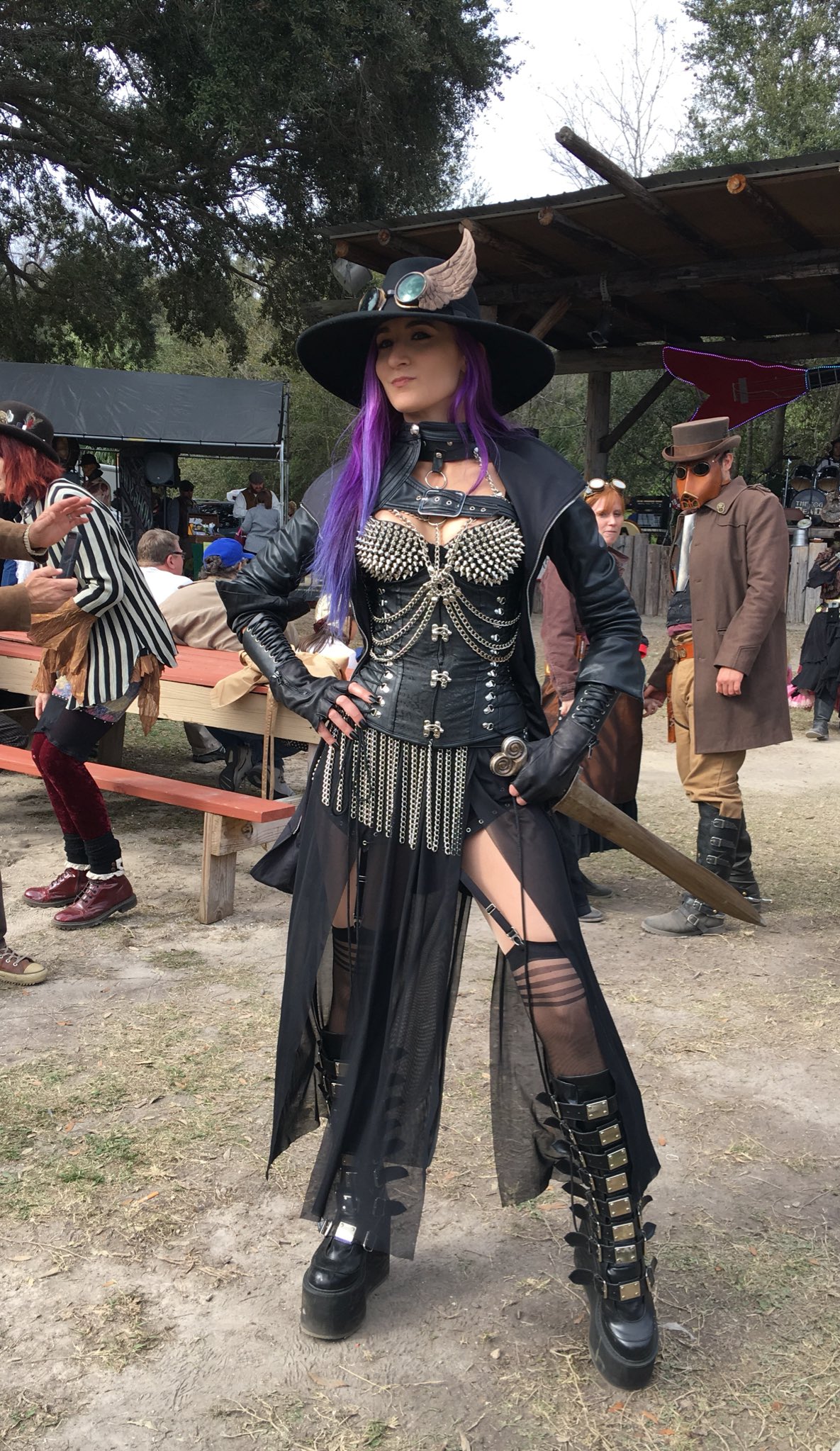 1 pic. Just won 2nd place steampunk costume contest, they gave first place to a couple in a wheelchair 👌 https://t.co/GotU34cTbR