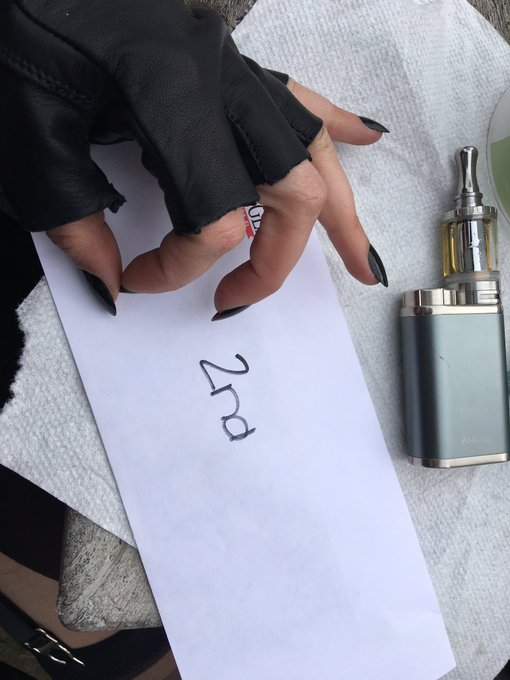 Just won 2nd place steampunk costume contest, they gave first place to a couple in a wheelchair 👌 https://t<a href="/tag/fetishcon"class="tags"><span>#fetishcon</span></a>