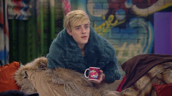 bbuk's tweet photo. RT if your Saturday night vibe is this cosy. #CBB https://t.co/5LJ87RrNAB