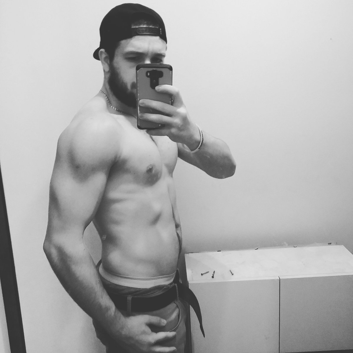 SmFitgainz's tweet photo. Shoulders/traps. Stil looking for a sponsor. #fitness #bodybuilding #Diet #kidsexemple https://t.co/bUDzUbqUxg